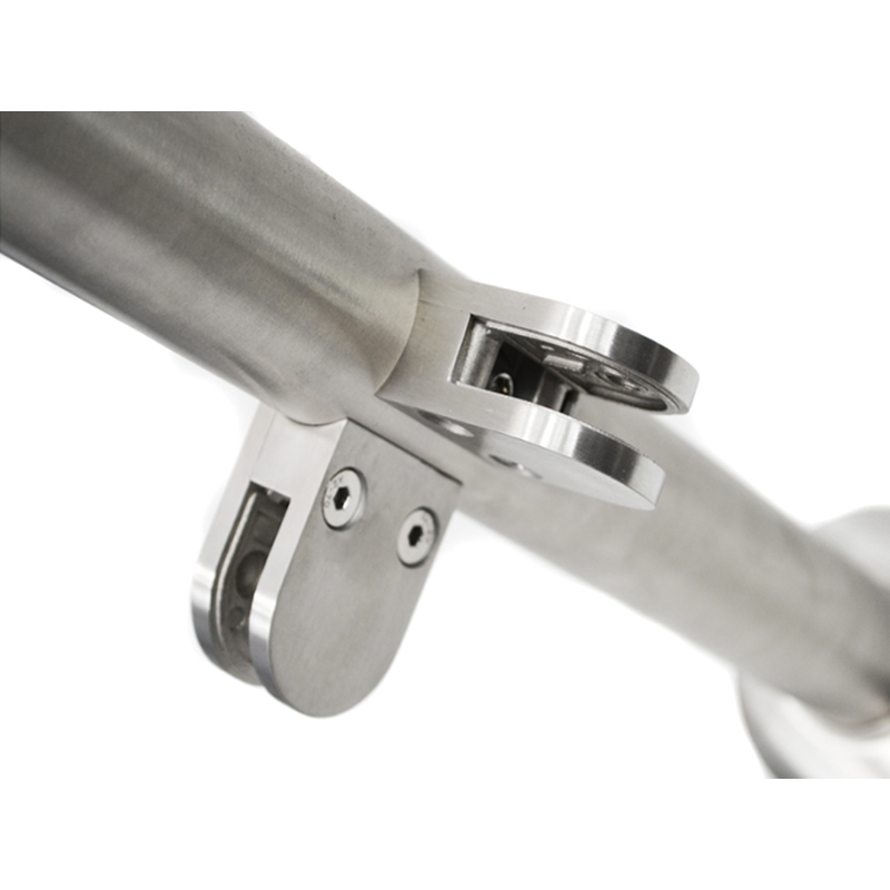 Słupek narożny z czterma uchwytami 980mm