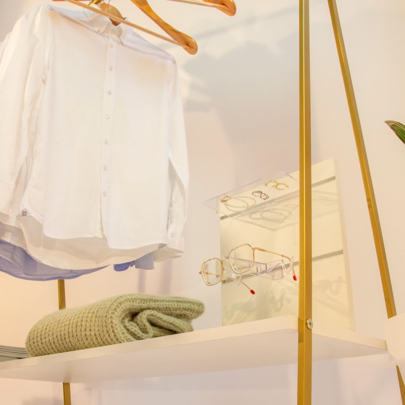 Ekspozytor, stojak biały szerokość 30cm Space Wall