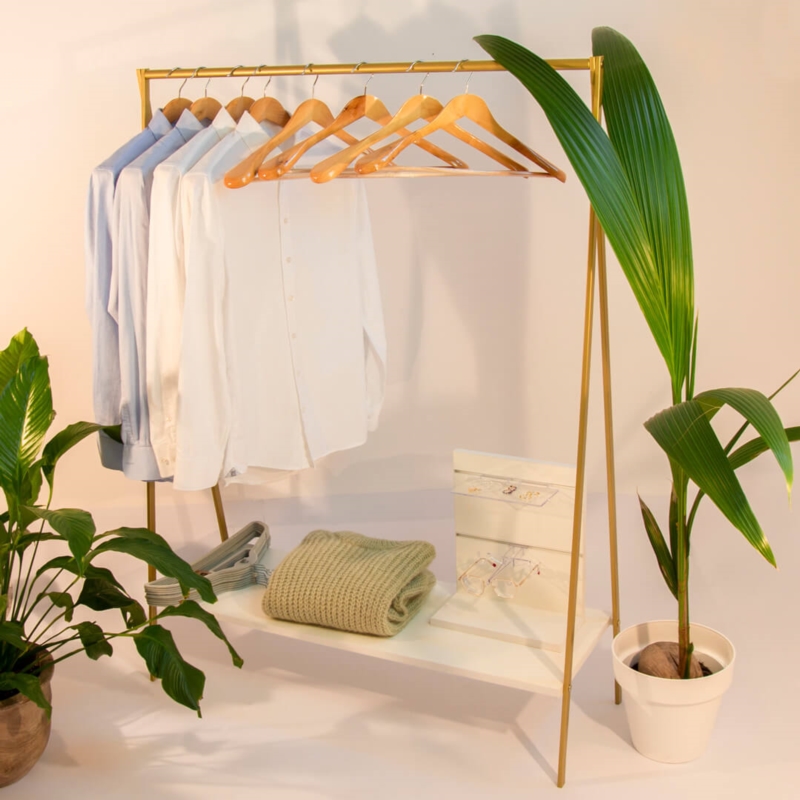 Stender złoty sklepowy na odzież z półką