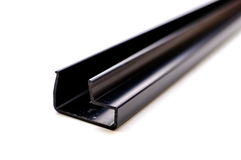 Wsuwka plastikowa L, czarna, system Spacewall